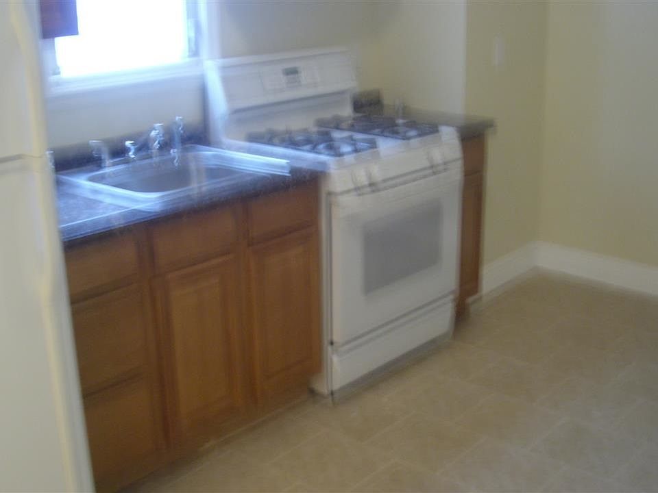 2nd image of 75 Arlington Ave #2