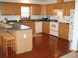 4th image of 37 Tiana Cir