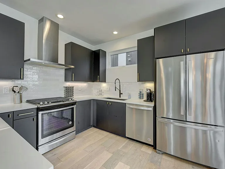 3530 W Conejos Pl — Photo 2