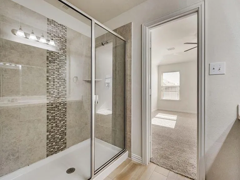 815 Evergreen St — Photo 14