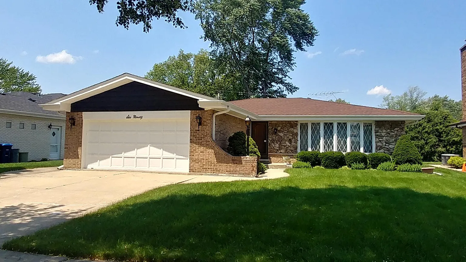 690 W Millers Rd photo 1