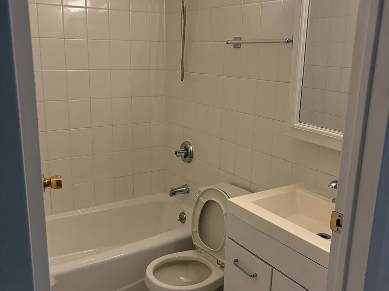 1521 York Ave #3 — Photo 8
