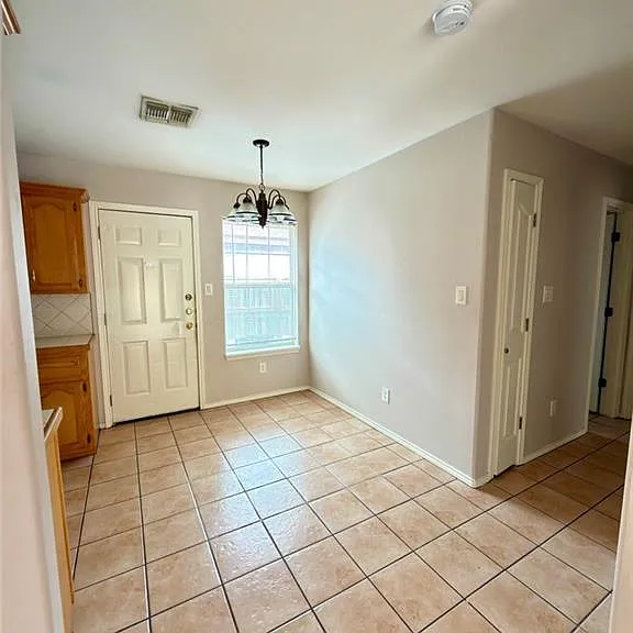 1804 S Linden St — Photo 4