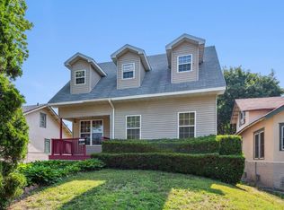 1502 Thomas Ave N, Minneapolis, MN 55411