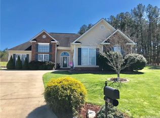 538 Scarlet Leaf Ln, Oakboro, NC 28129