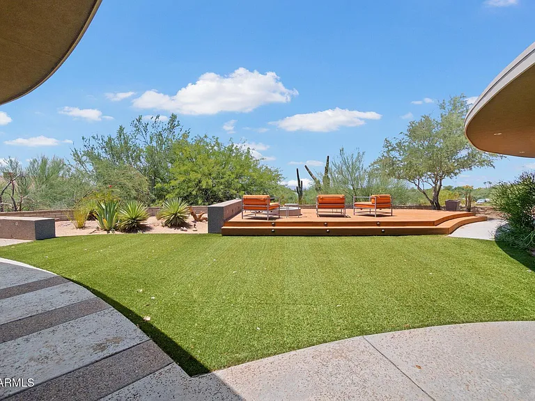 6111 N Palo Cristi Rd — Photo 35