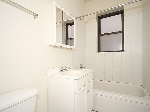 5th image of 3720 N Pine Grove Avenue # Xe1 Fl 1ST