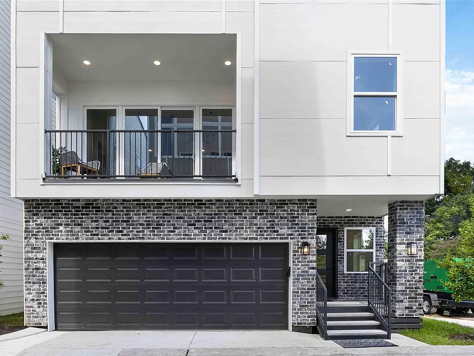 316 Walthall #C