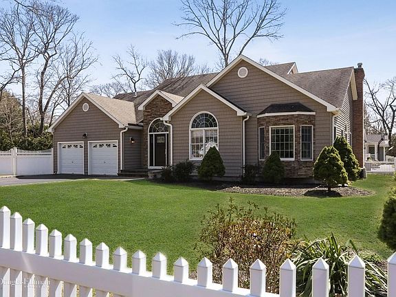 2nd image of 30 Heide Ct S