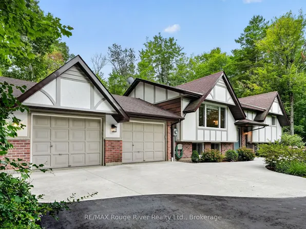 221 Colonial Dr, Quinte West, ON K8V 5P4