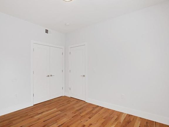 5th image of 19 Jewett Ave