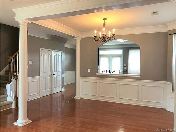 4th image of 9544 Inglenook Ln