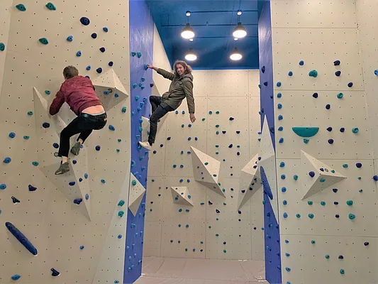 Rented by The KCI Group | media 54