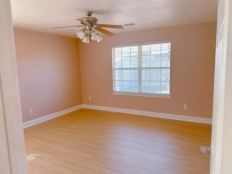 3062 Palm St — Photo 5