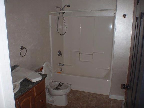 5th image of 119 Emerald Dr