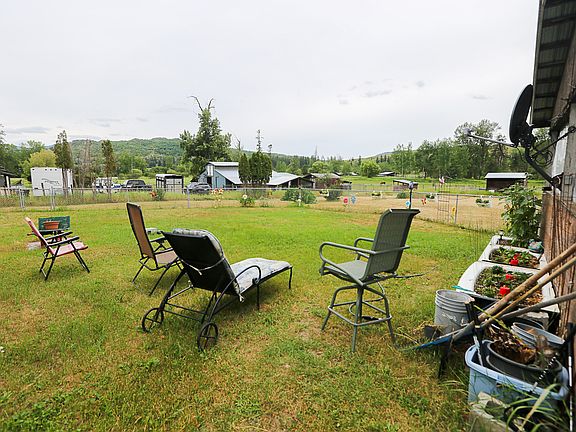 4th image of 4079 Dixon Mountain Rd