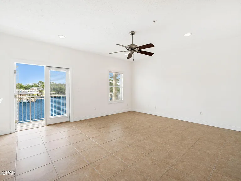 214 Bonita Cir #G — Photo 2
