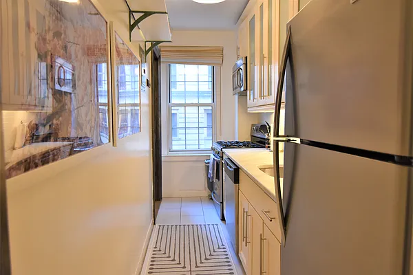 Rented by Buchbinder & Warren | media 4