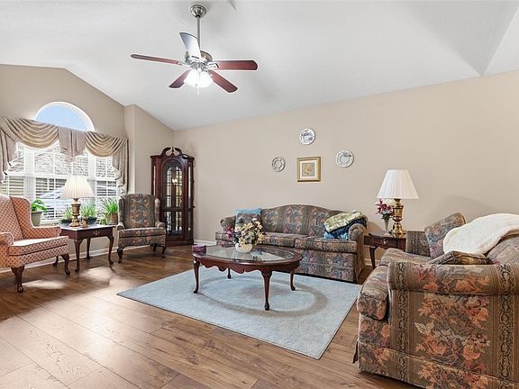 5th image of 380 Allandale Dr