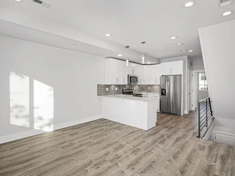 1302 N Marshall St #2 — Photo 4