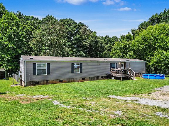 2nd image of 330 Oak Leaf Cir