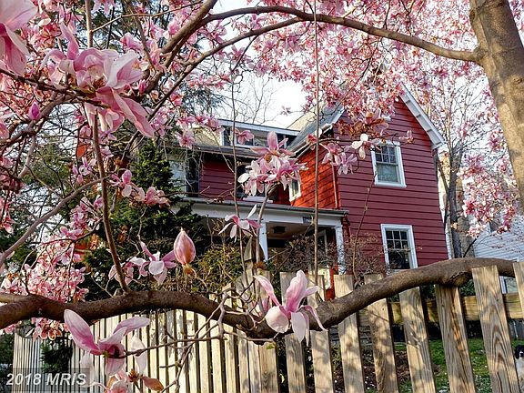 3rd image of 4429 Bradley Ln