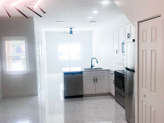3rd image of 1013 Creek Park Dr #1013