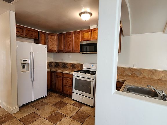 4th image of 2111 Kalibo St