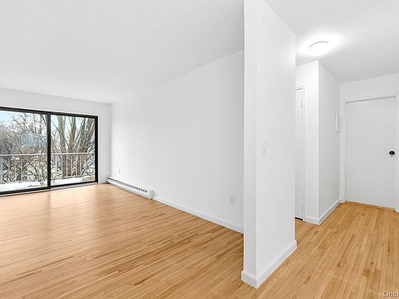 5th image of 20 Pierces Road #36