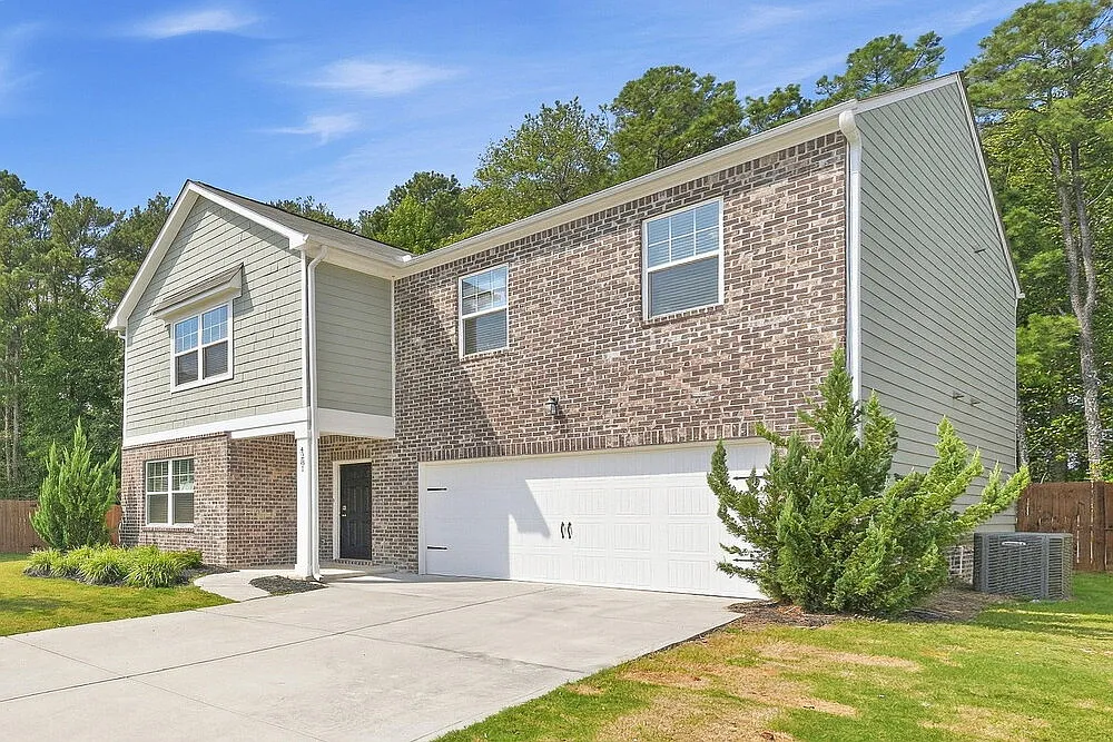 5 bed, 3.0 bath, 2722 sqft, $2,635 — Photo 4