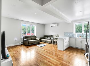 20-01 21st St #1A, Astoria, NY 11105
