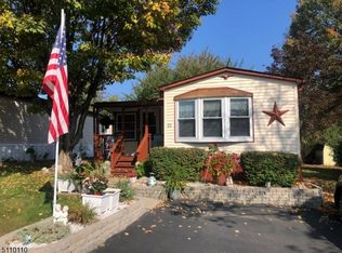 195 W Main St APT 33, Chester, NJ 07930