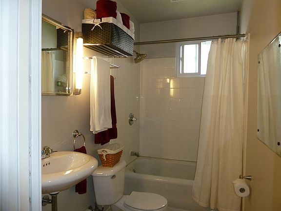 1st floor bathroom
