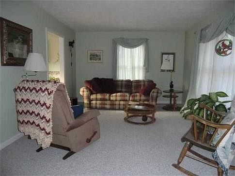 3rd image of 285 Edgewood Dr