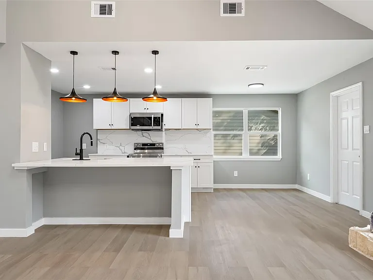 14015 Cleobrook Dr — Photo 9