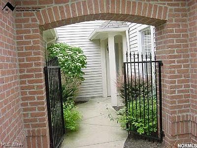 1st image of 401 Bounty Way APT 165
