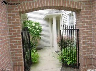 401 Bounty Way APT 165, Avon Lake, OH 44012