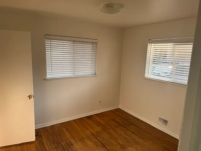 1537 S Ash St — Photo 2