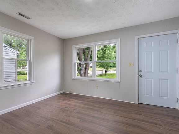 5th image of 4015 Vannest Ave