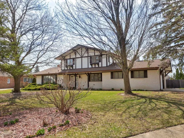 1 Harlan Ct, Frankenmuth, MI 48734