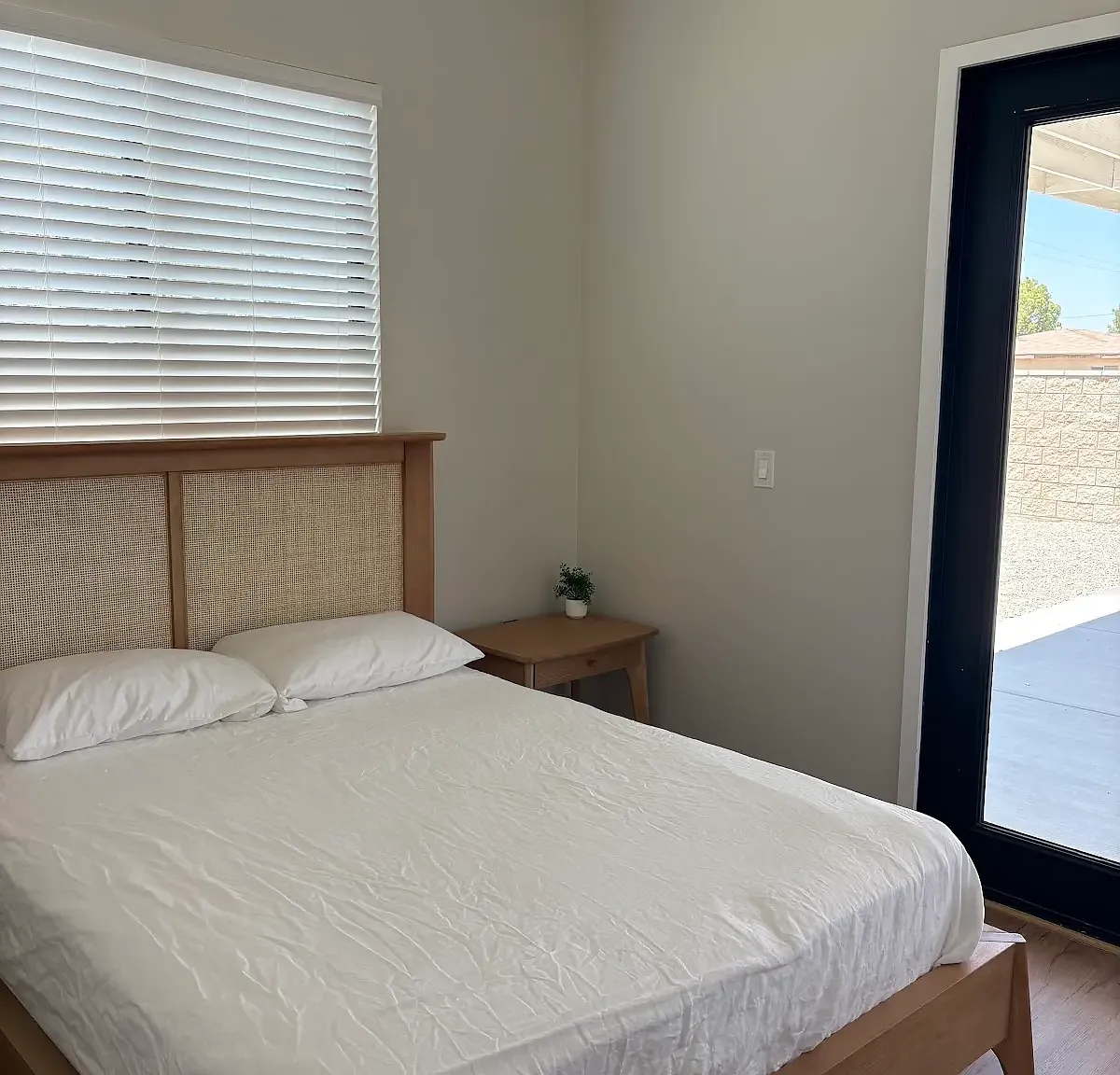 3 bed, 1200 sqft, $3,500 — Photo 3