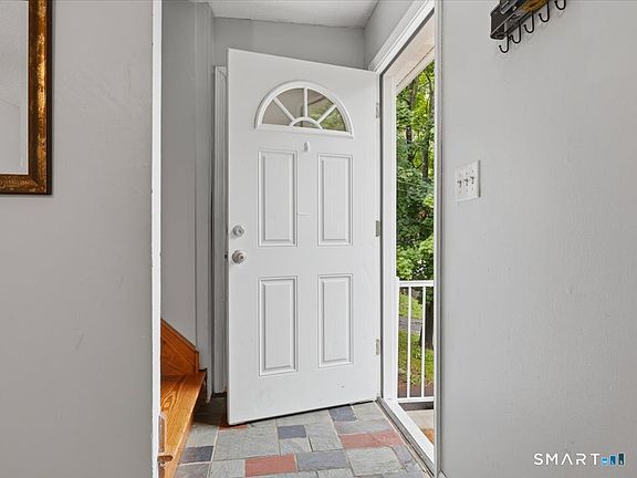 3rd image of 6 Sunnyside Avenue