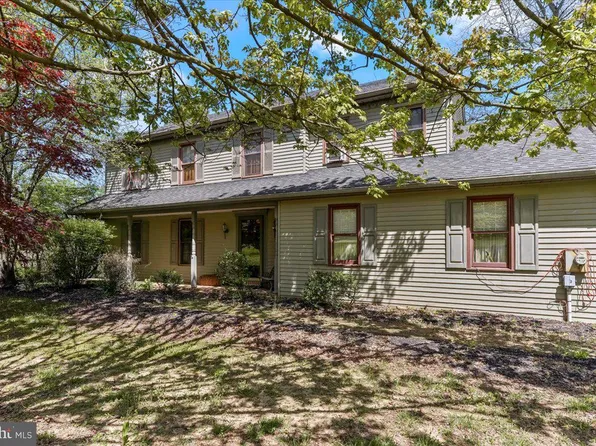 205 Clearview Ln, Lincoln University, PA 19352