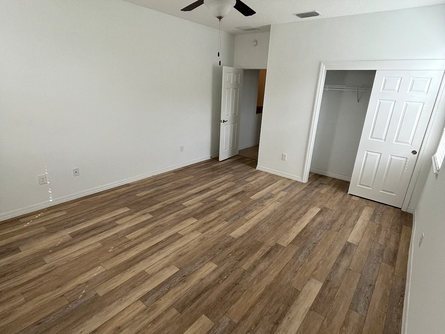 2 bed, 1956 sqft, $3,800 — Photo 4