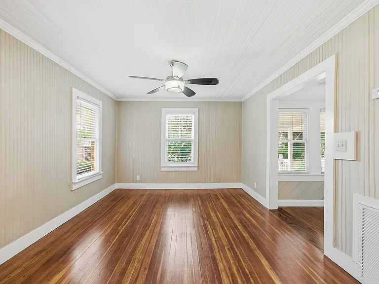 399 Old Dixie Hwy SW — Photo 23