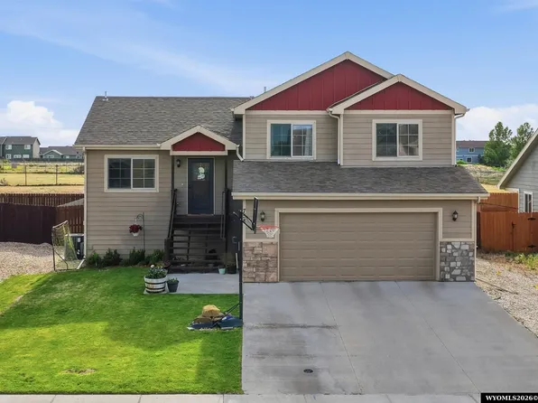 758 Whipsaw Dr, Evansville, WY 82636