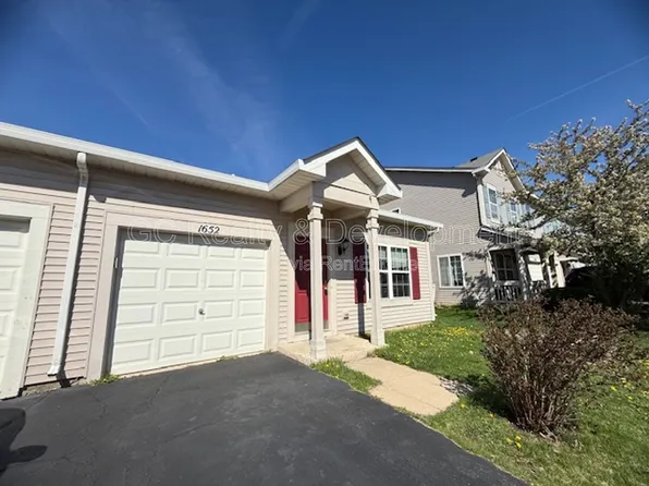 1652 Cesario Dr, Hampshire, IL 60140