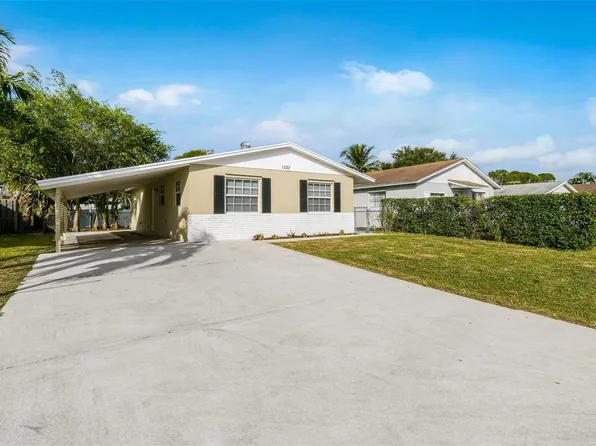 1227 Cherokee St, Jupiter, FL 33458