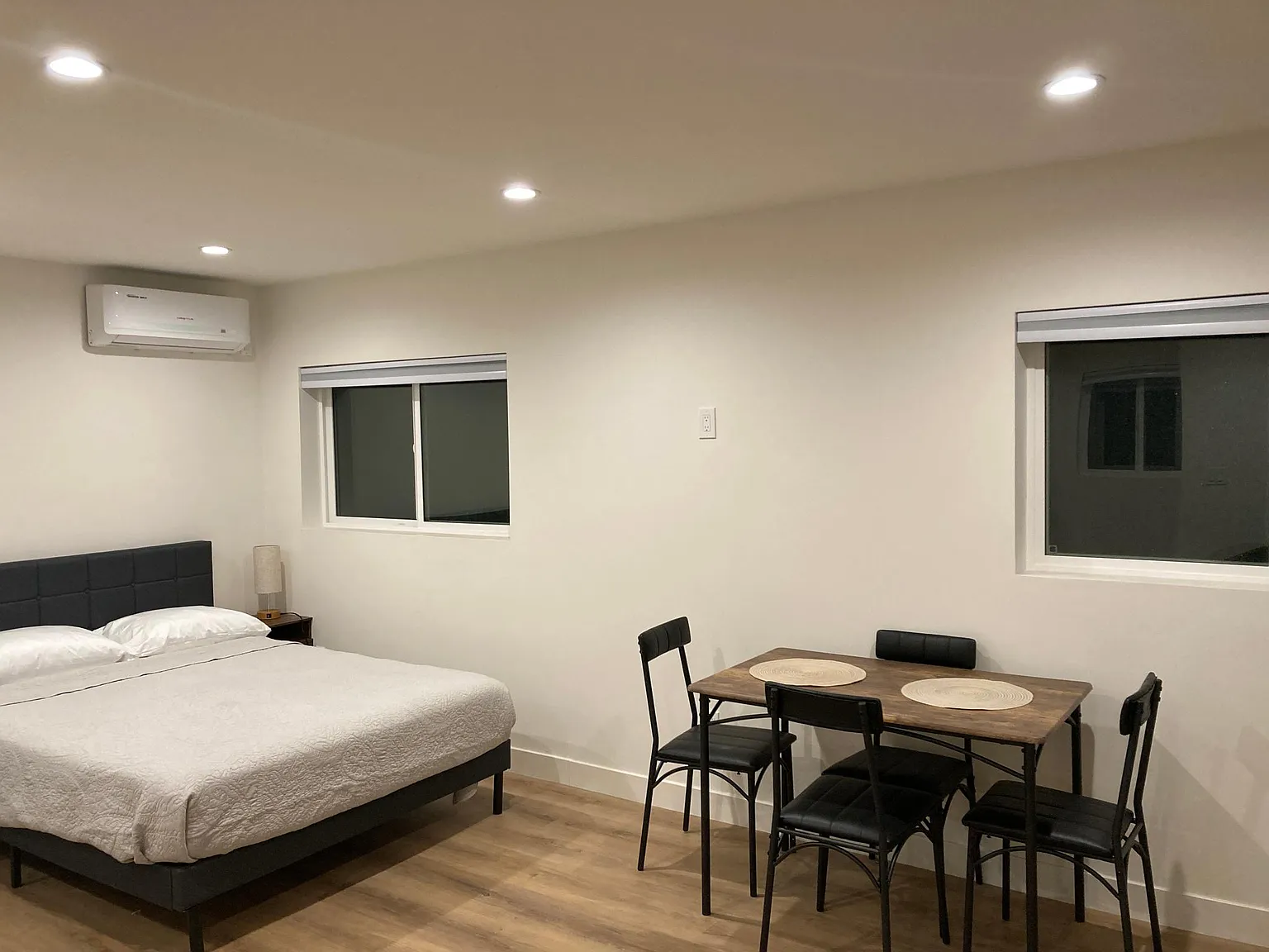 Studio, 500 sqft, $2,200 — Photo 4