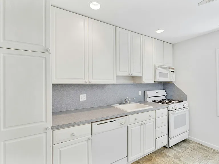 516 Knickerbocker Rd — Photo 20